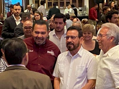 Se reúne Cruz con fundadores y consejeros de Morena 