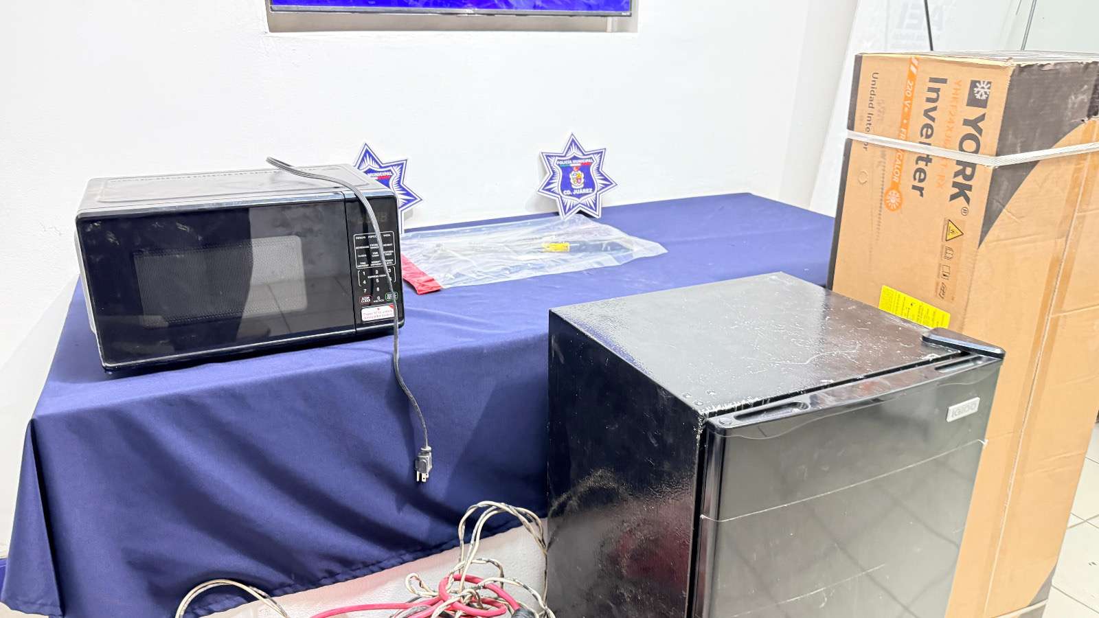 Detienen a dos por robo a escuela