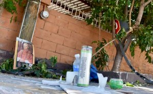 Colocan altar en memoria de mujer fallecida en Barrio de Londres