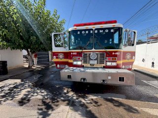 Se incendia casa en Quintas Carolinas por fuga en manguera de gas