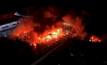 Incendio consume bodega de Pepsi con 50 camiones repartidores 