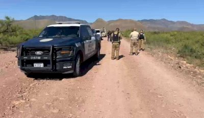 Hallan un muerto en la carretera a Juárez