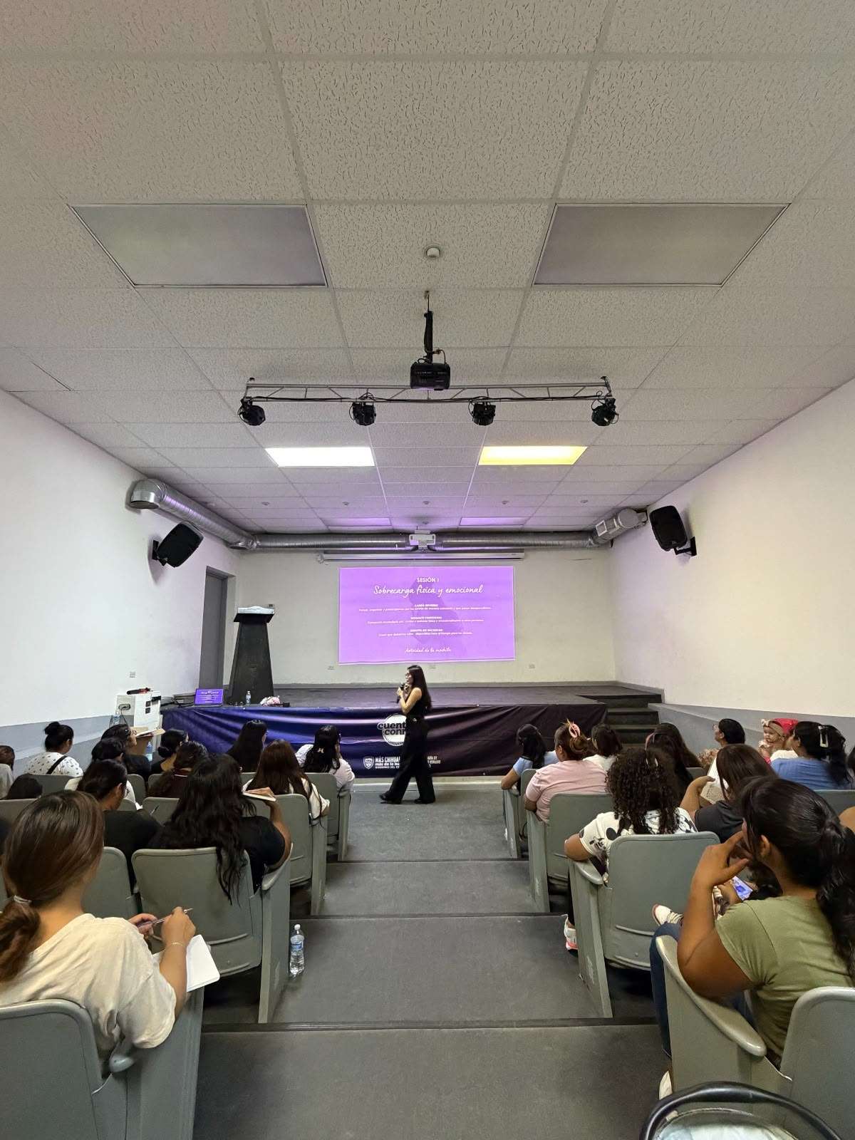 Inicia Ichijuv talleres para madres jóvenes