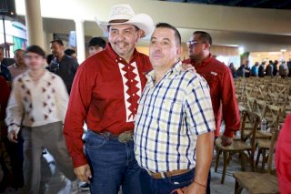 Los políticos deben ser de territorio y no de escritorio: Cruz
