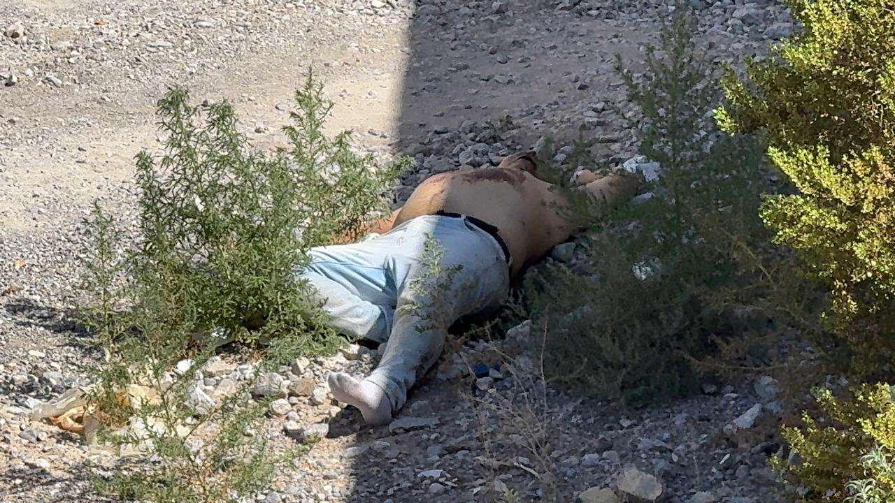Matan a golpes a hombre y tiran su cuerpo a un lado del Camino Real