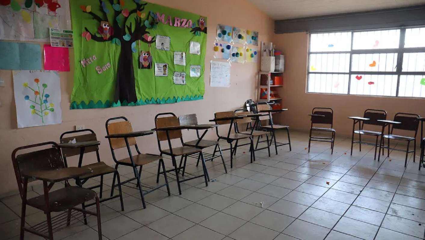 Ordena SEP cierre de escuelas que operen como militarizadas
