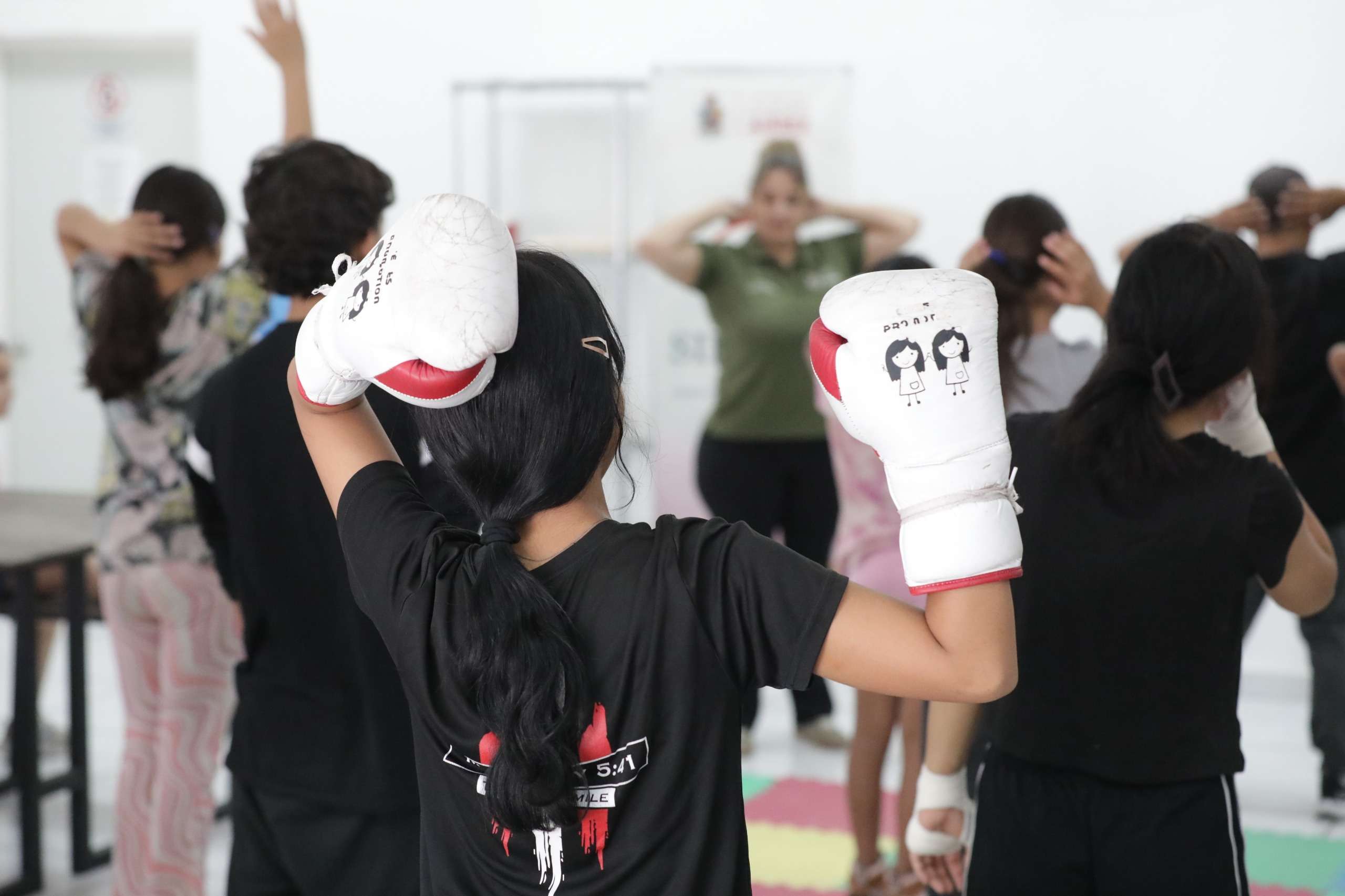 Realizan clase gratuita de box en el Albergue Felipe Ángeles