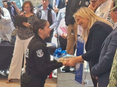 Entrega Maru equipo táctico a más de 3 mil policías estatales