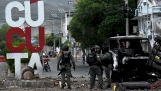 Deja explosión de auto bomba al menos 11 heridos en Colombia 
