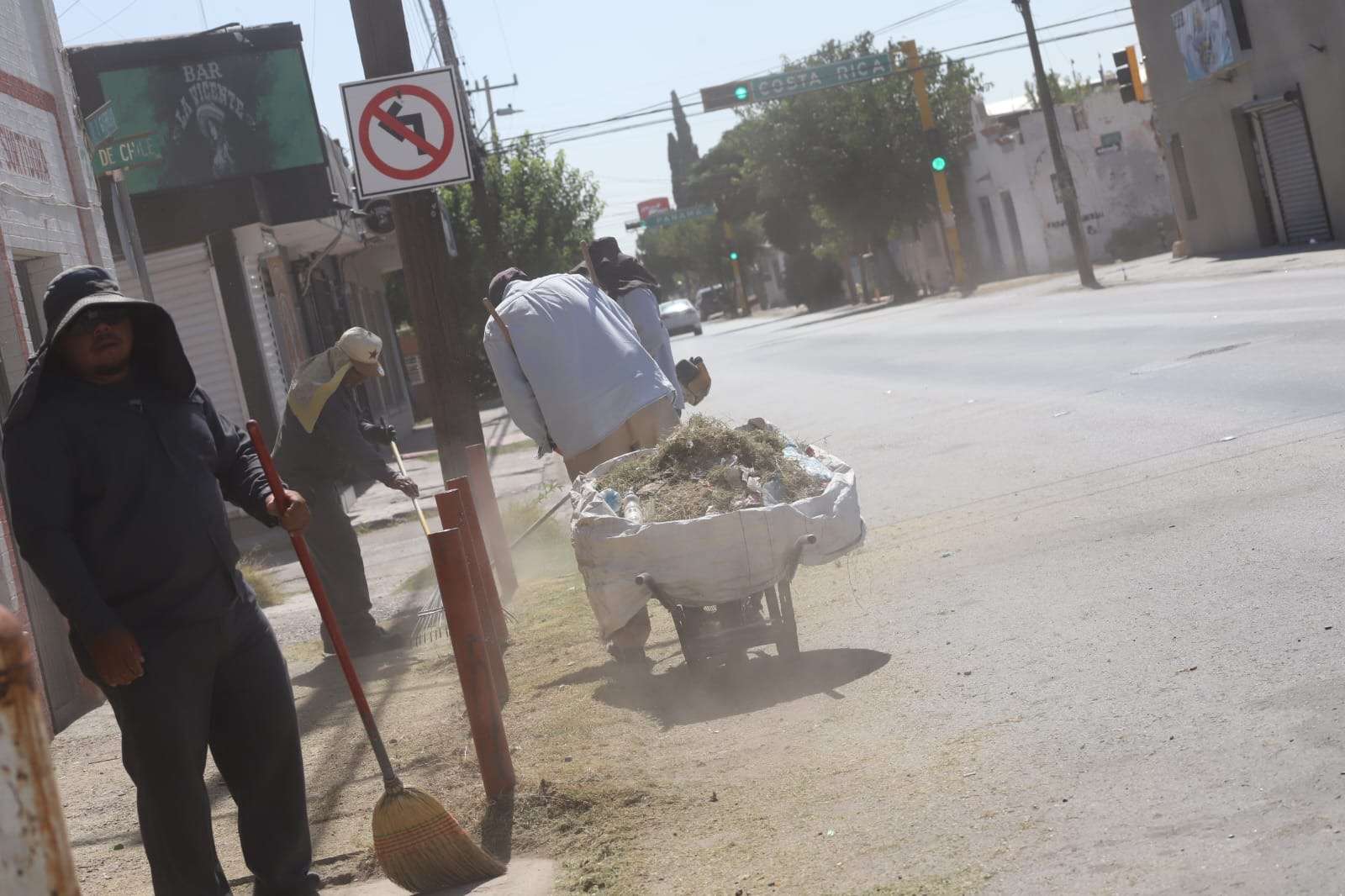 Limpian la avenida Vicente Guerrero