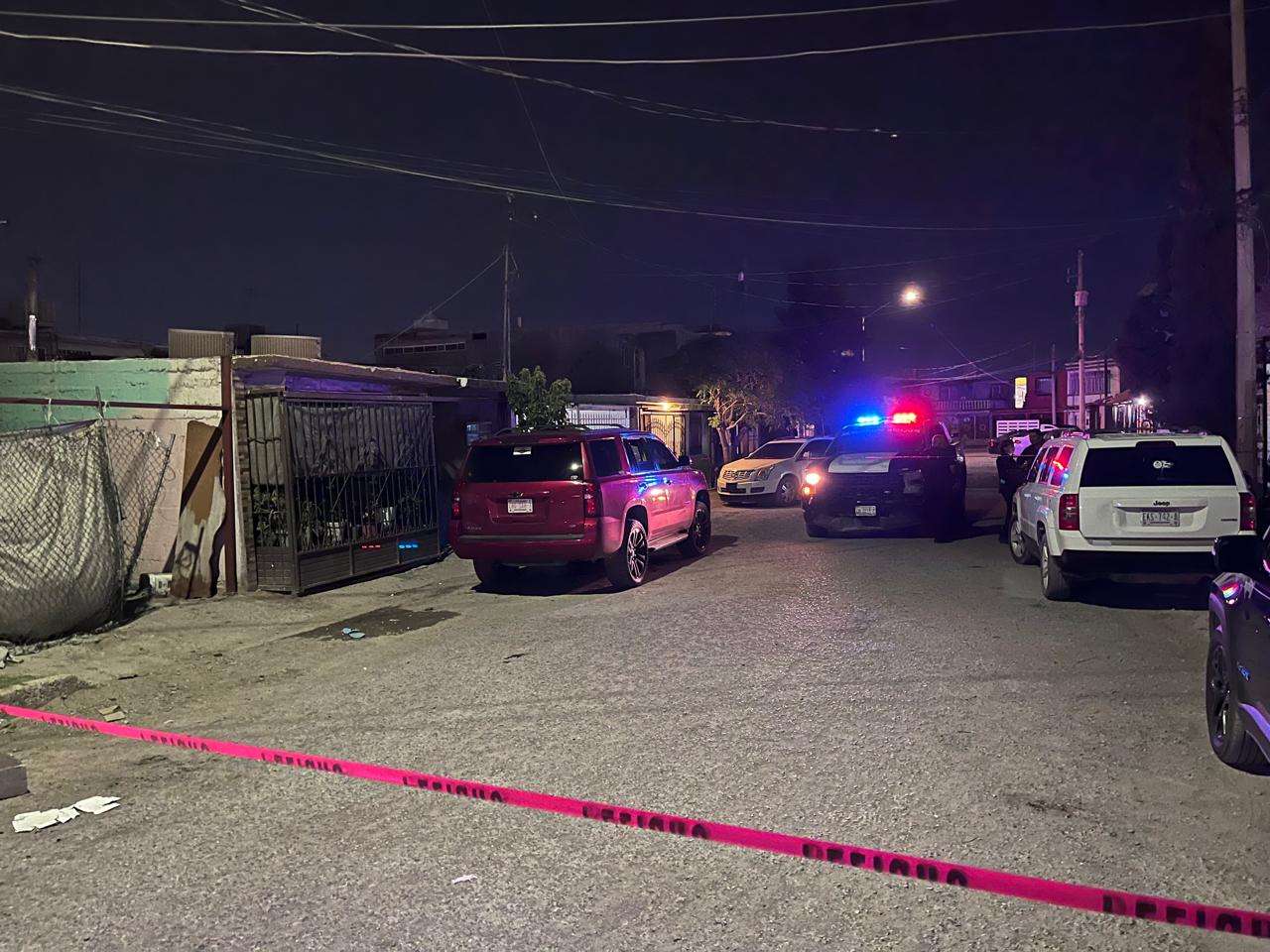 Encuentran a mujer muerta en su vivienda, investigan posible feminicidio