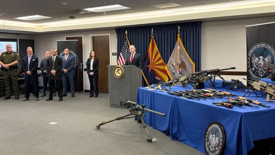 Desmantela EU red de estadunidenses que traficaba armas a México