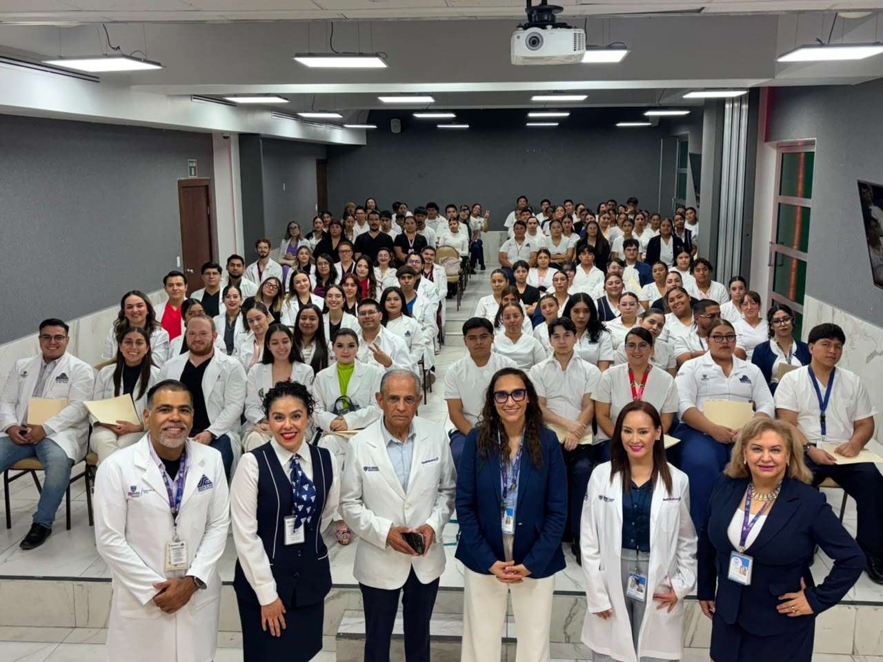 Concluyen 135 pasantes su servicio social en Ciudad Juárez