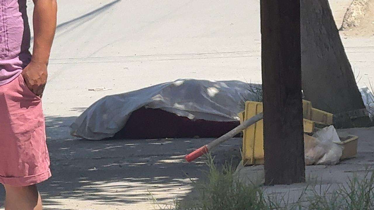 Adulto mayor circulaba en su bicicleta y cayó muerto en la Lucio Cabañas