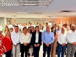 Entrega Estado más de 5.4 mdp en bonos para docentes jubilados