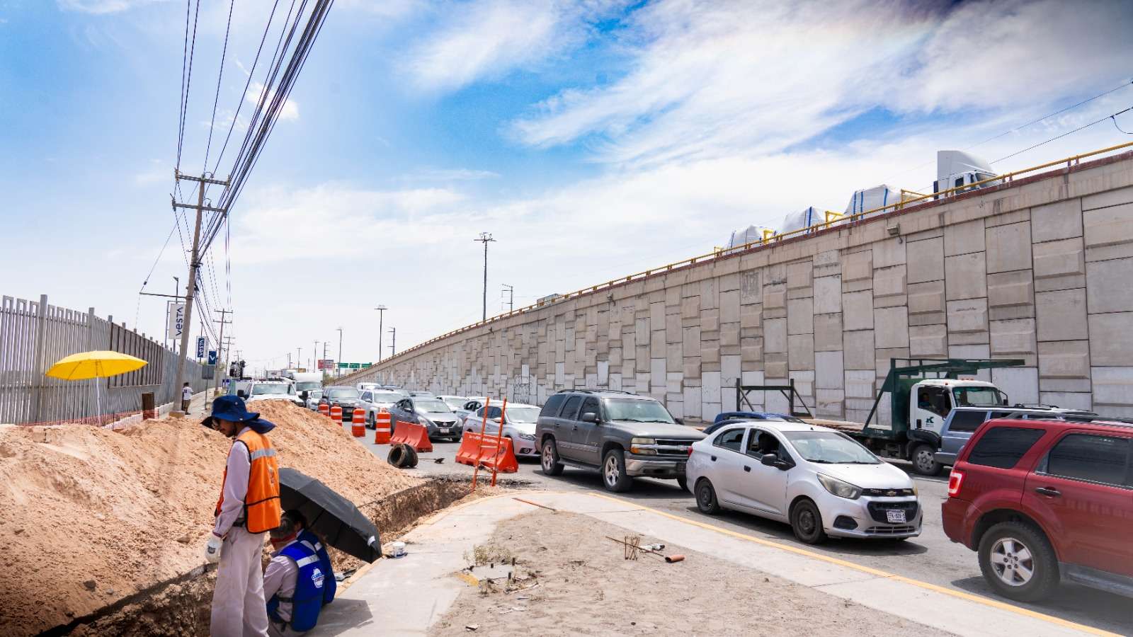 Inicia JMAS desviación de líneas de agua por construcción de puente
