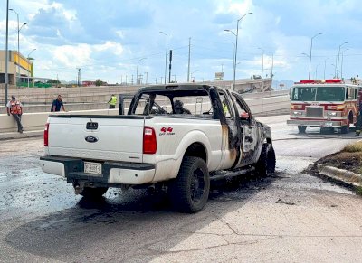 Consume incendio pick up en la Nogales e Industrias
