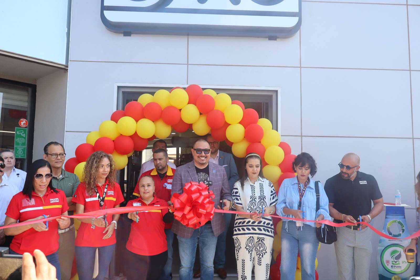 Abren OXXO gourmet en el Pronaf