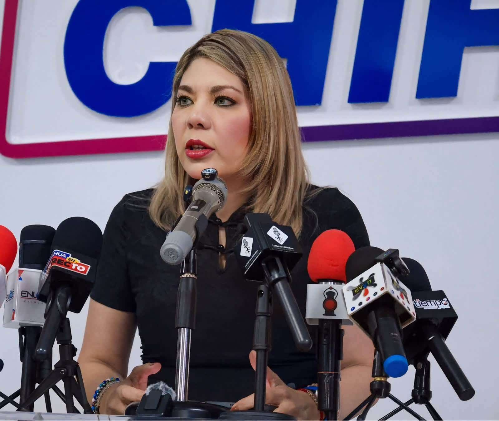 Les puedo dar una clase de historia a Morena: Daniela Álvarez
