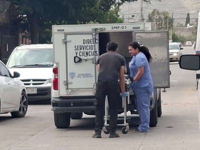 Hallan a persona sin vida en su domicilio por probable sobredosis 