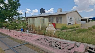 Se desploma barda de primaria tras tormenta en Jardines de Oriente