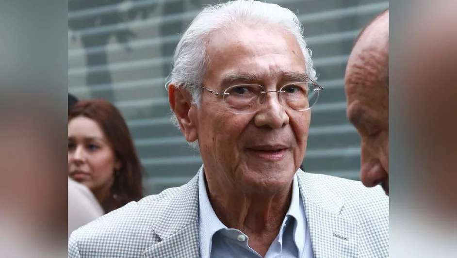 Muere cofundador de Farmacias del Ahorro
