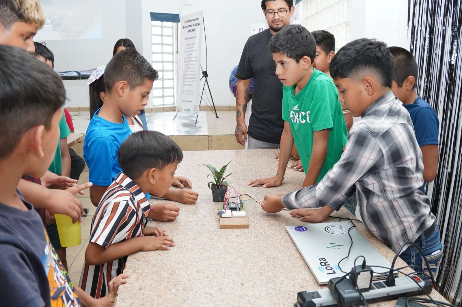 Promueve FECHAC el aprendizaje de ciencia y tecnología en el Km 20