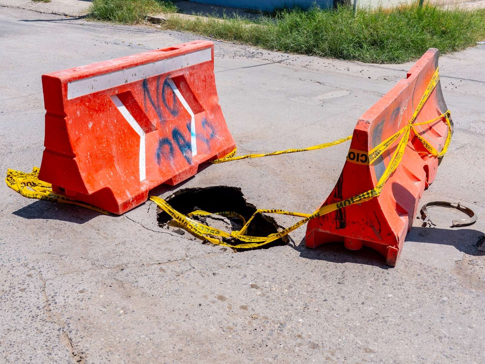Reparan al menos 8 hundimientos en las calles de la ciudad