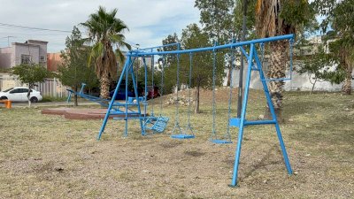 Dan mantenimiento a parque de Campobello a petición de vecinos
