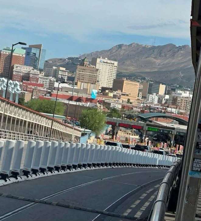 Lucen vacíos puentes internacionales en medio de incertidumbre por visas