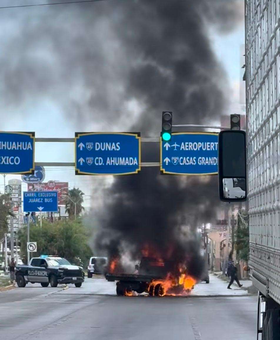 Se incendia troca de modelo antiguo en la Tecnológico 