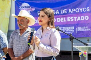 Entregan en Meoqui más de 15 toneladas de azúcar a apicultores de la región 