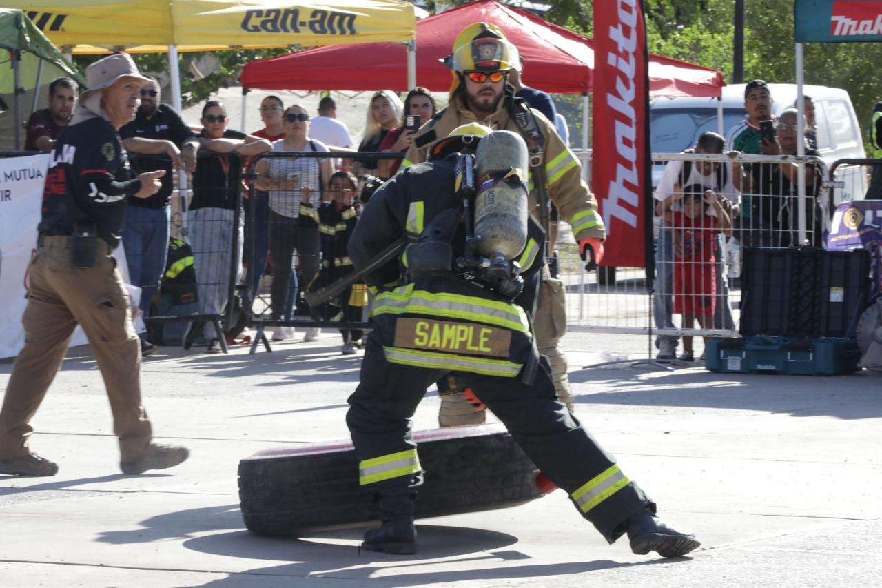 Encabeza alcalde el Bombero Challenge en el Parque Xtremo