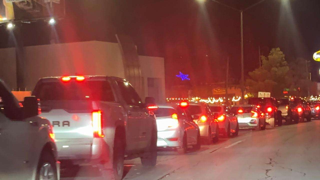 Largas filas saturan accesos al Puente Libre en Ciudad Juárez