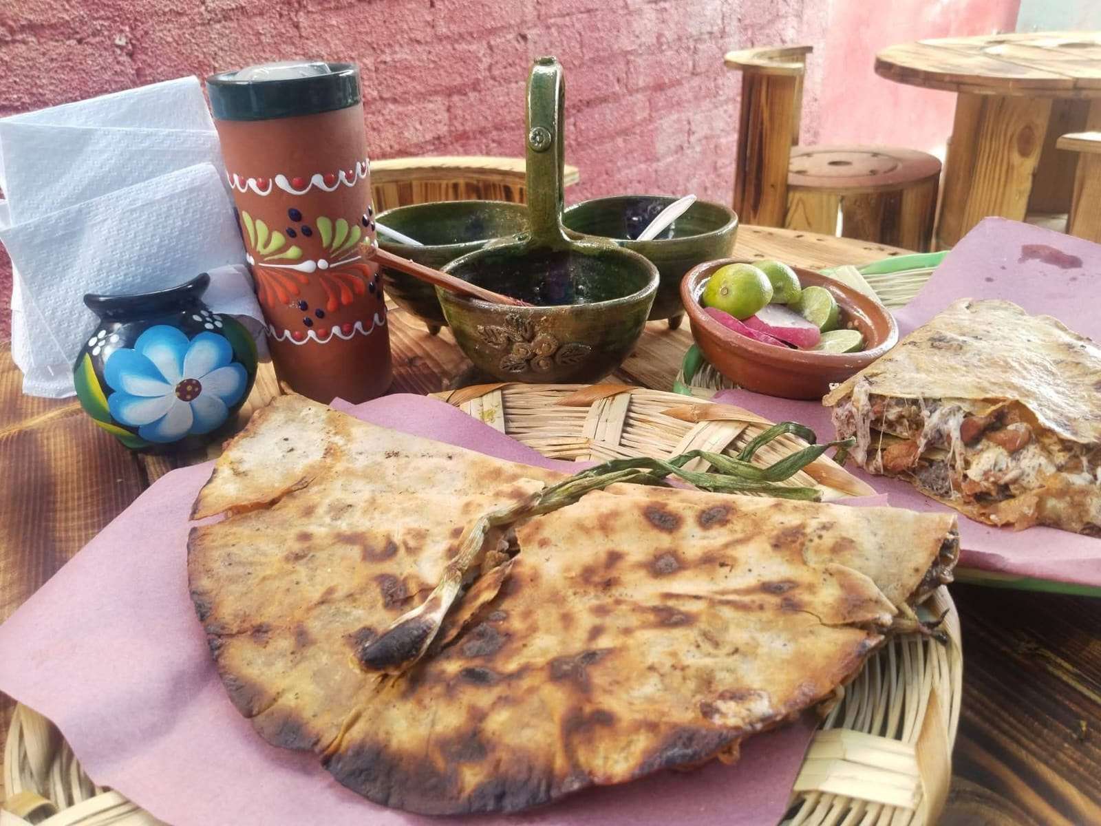 Emprenden con tlayudas y gastronomía oaxaqueña en la ciudad