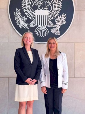 Sostiene Maru Campos reunion con cónsul general de EU en Juárez 