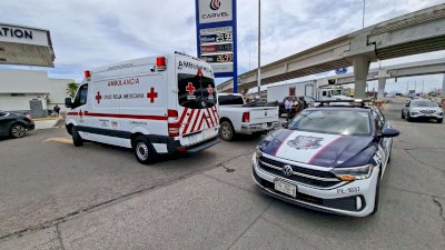La atropella una camioneta en vialidad Los Nogales 