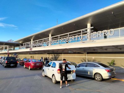 Parten pasajeros a Mazatlán tras casi 20 horas varados en Chihuahua