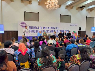 Entrega Spyci más de 1 mdp a 57 artesanos indígenas del estado