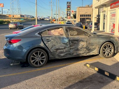 Provoca fuerte choque al cortar circulación en Circuito Universitario 