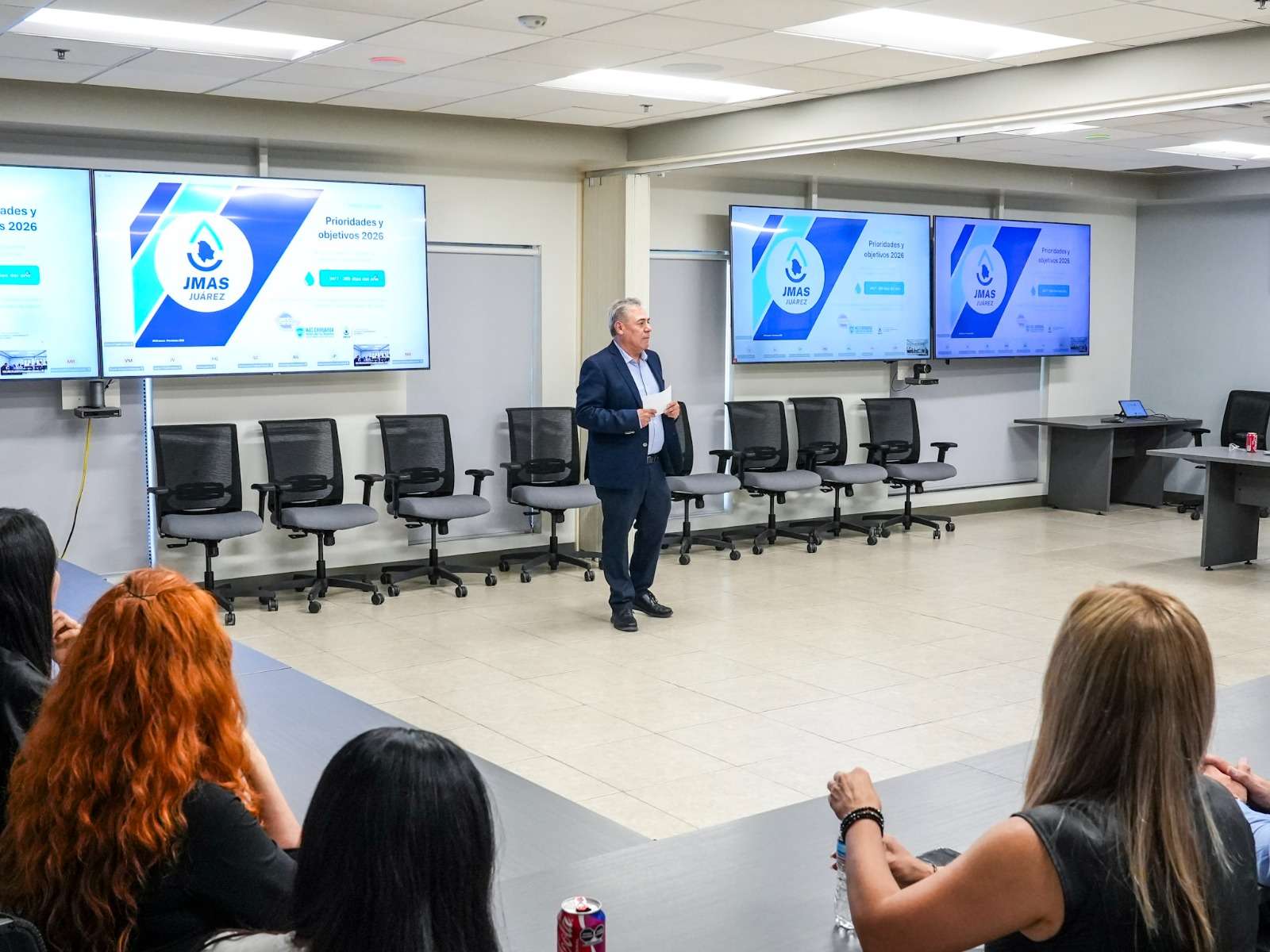 Presenta director de la JMAS proyectos de infraestructura a empresarios 