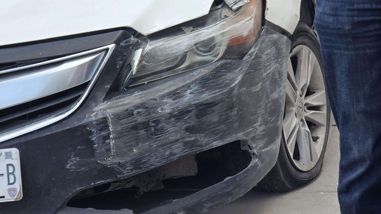Adulta mayor arrolla a tres personas en la Alameda Iglesias