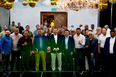 Cierran filas pastores evangélicos y grupos de fe con Cruz 