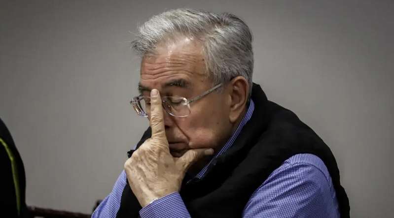 Dimite Rubén Rocha Moya y deja el cargo de manera indefinida