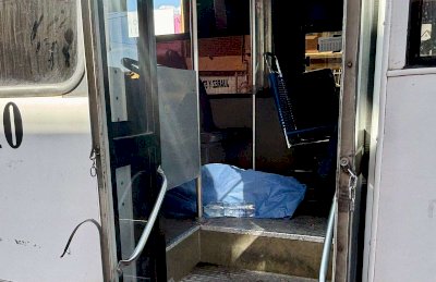 Muere adulto mayor dentro de camión urbano en la Rosario