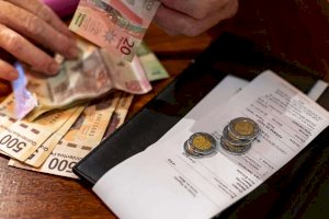 Advierte Profeco que habrá multas para quienes cobren propina a la fuerza 