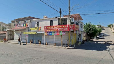 Sin sellos de Fiscalía cierran negocio de carnitas por detención de dueño