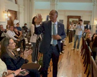 Recibe Alcalde a autoridades de El Paso en sesión de Cabildo