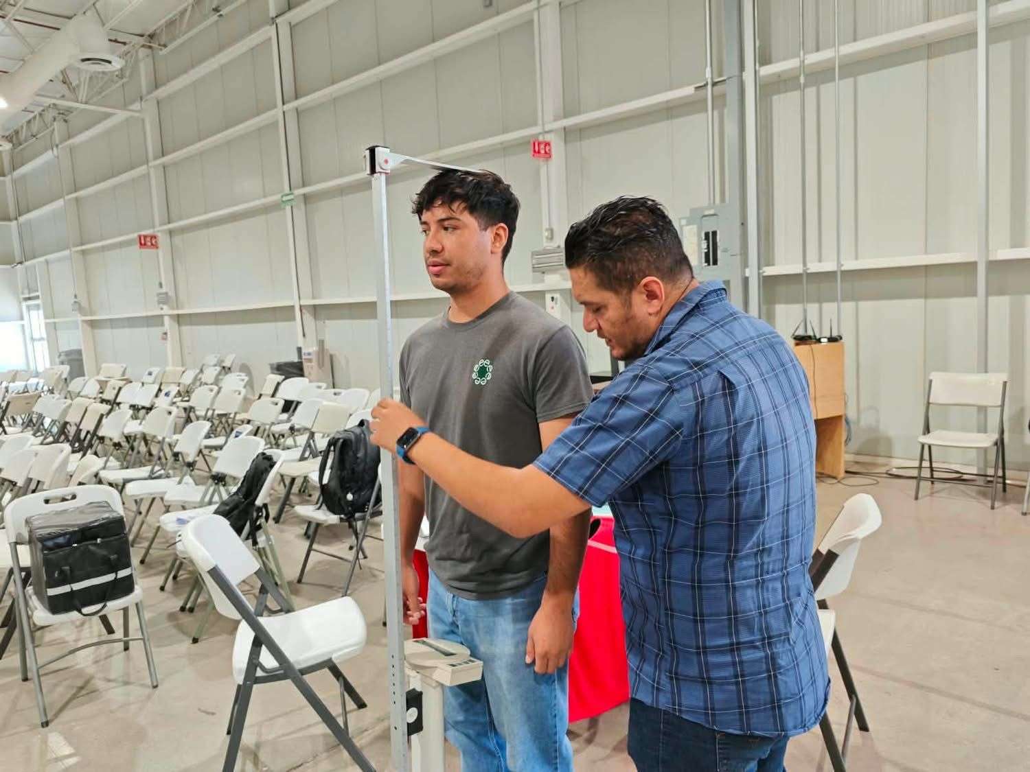 Dan más de 800 servicios medicos durante jornada de salud en maquiladora 