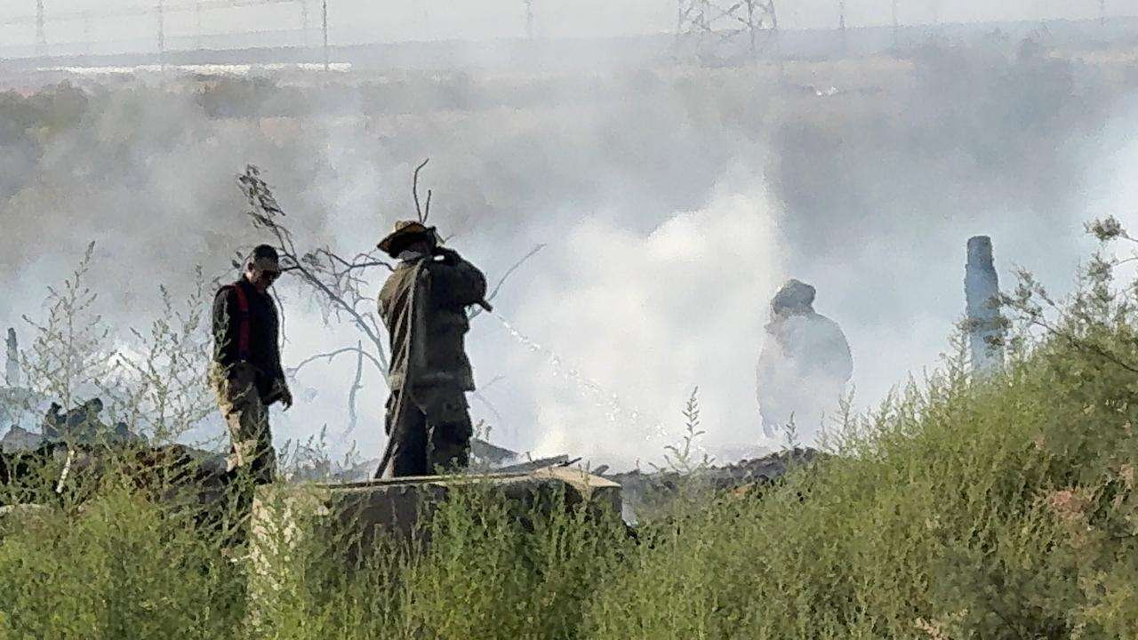 Incendio consume dos viviendas de cartón y deja dos heridos graves